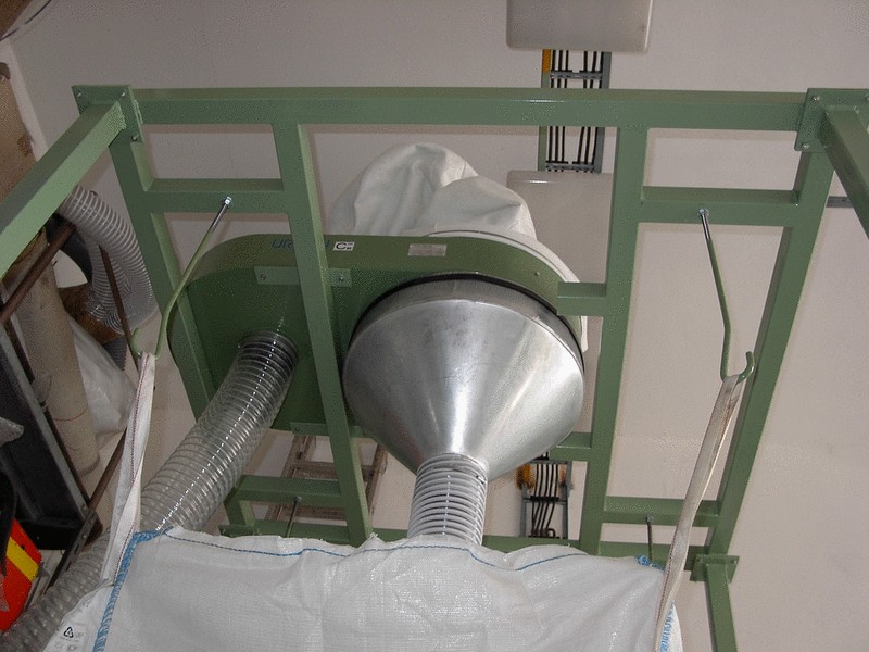Integrated extractor